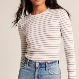 Abercrombie&Fitch Stripped Long Sleeve Cropped Tee